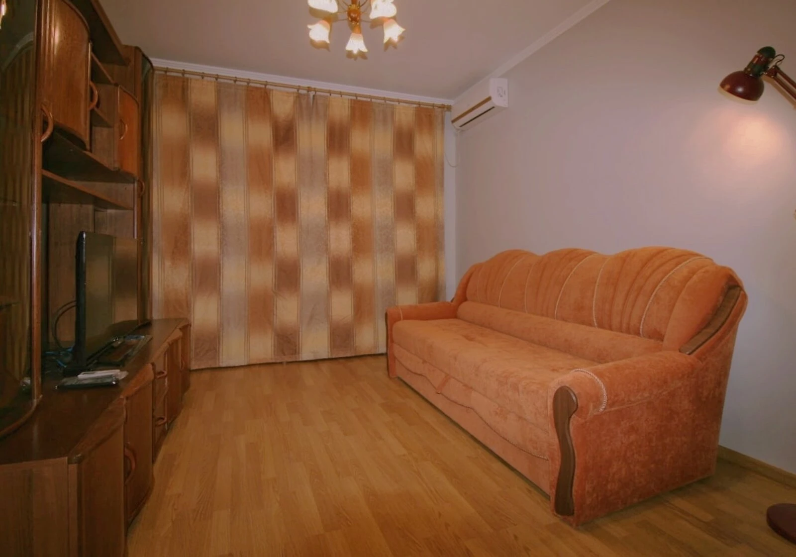 2-кімнатна квартира, Шулявка: цегляні стіни, опалення без світла, фото 4
