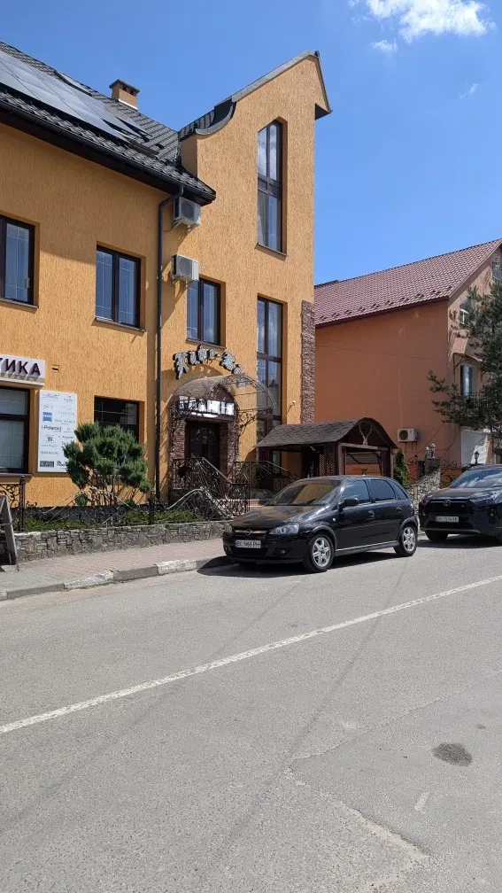 Приміщення, Східниця: фасадне, харчування з обладнанням, сонячні панелі - фото 1