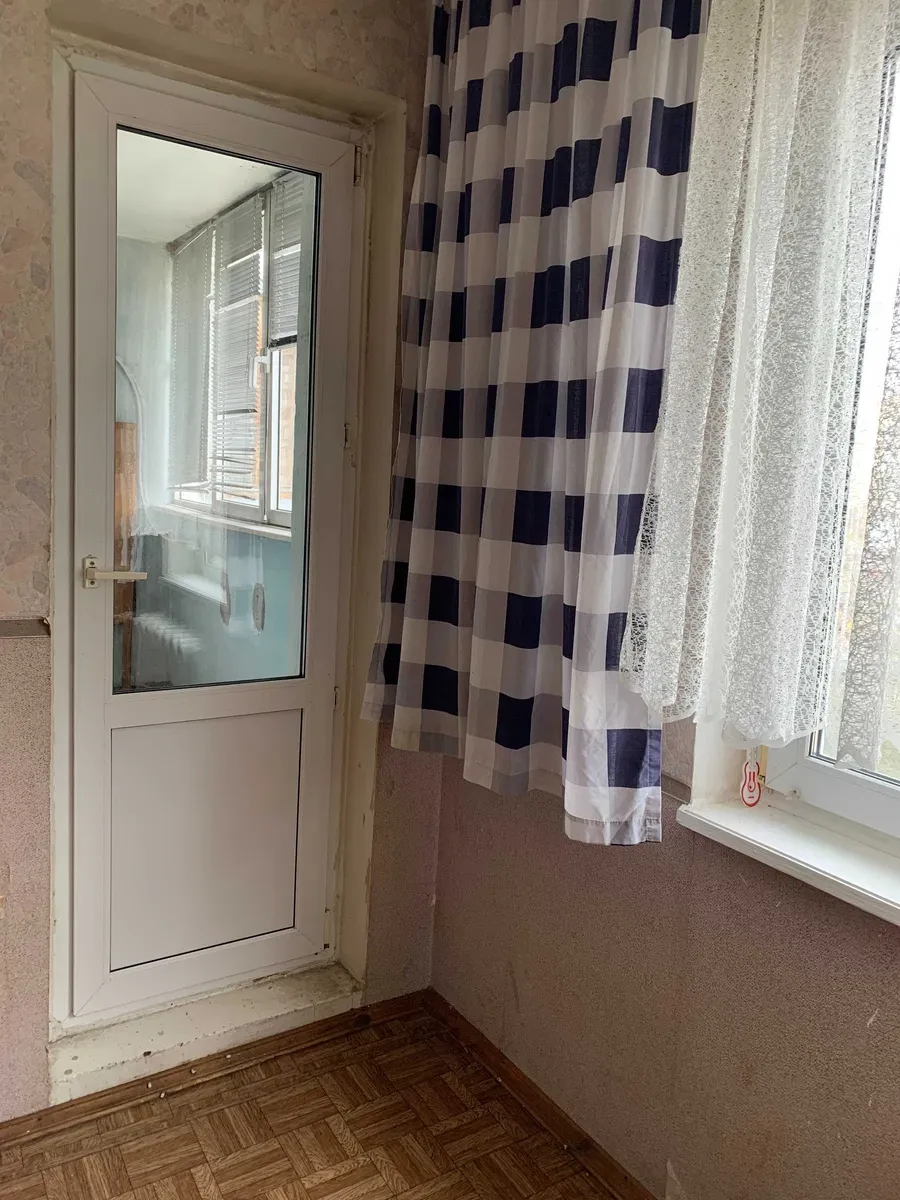 2-кімнатна квартира, Дарницький: 2 засклені балкони, окремі кімнати - фото 3