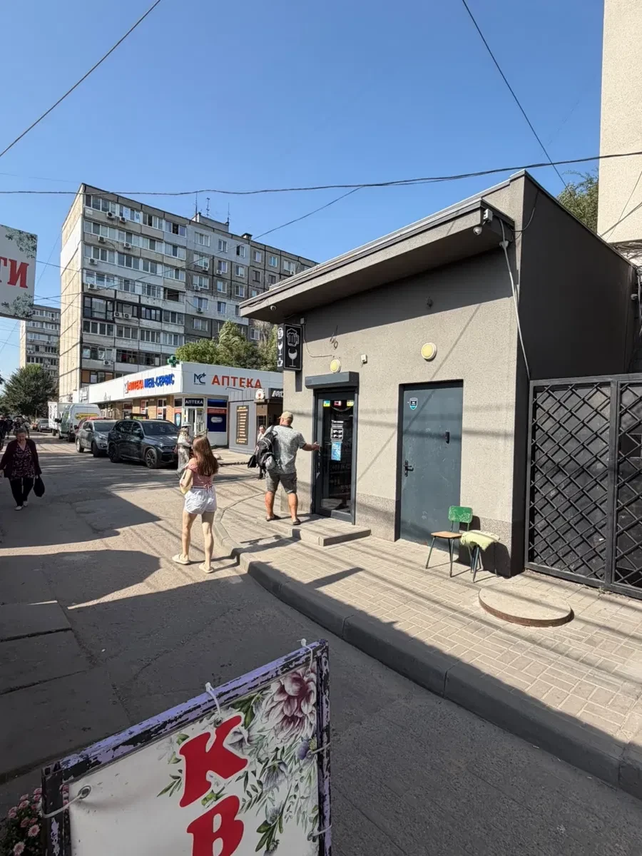 Приміщення, Амур-Нижньодніпровський: пішохідний трафік, біля Макдональдса - фото 1