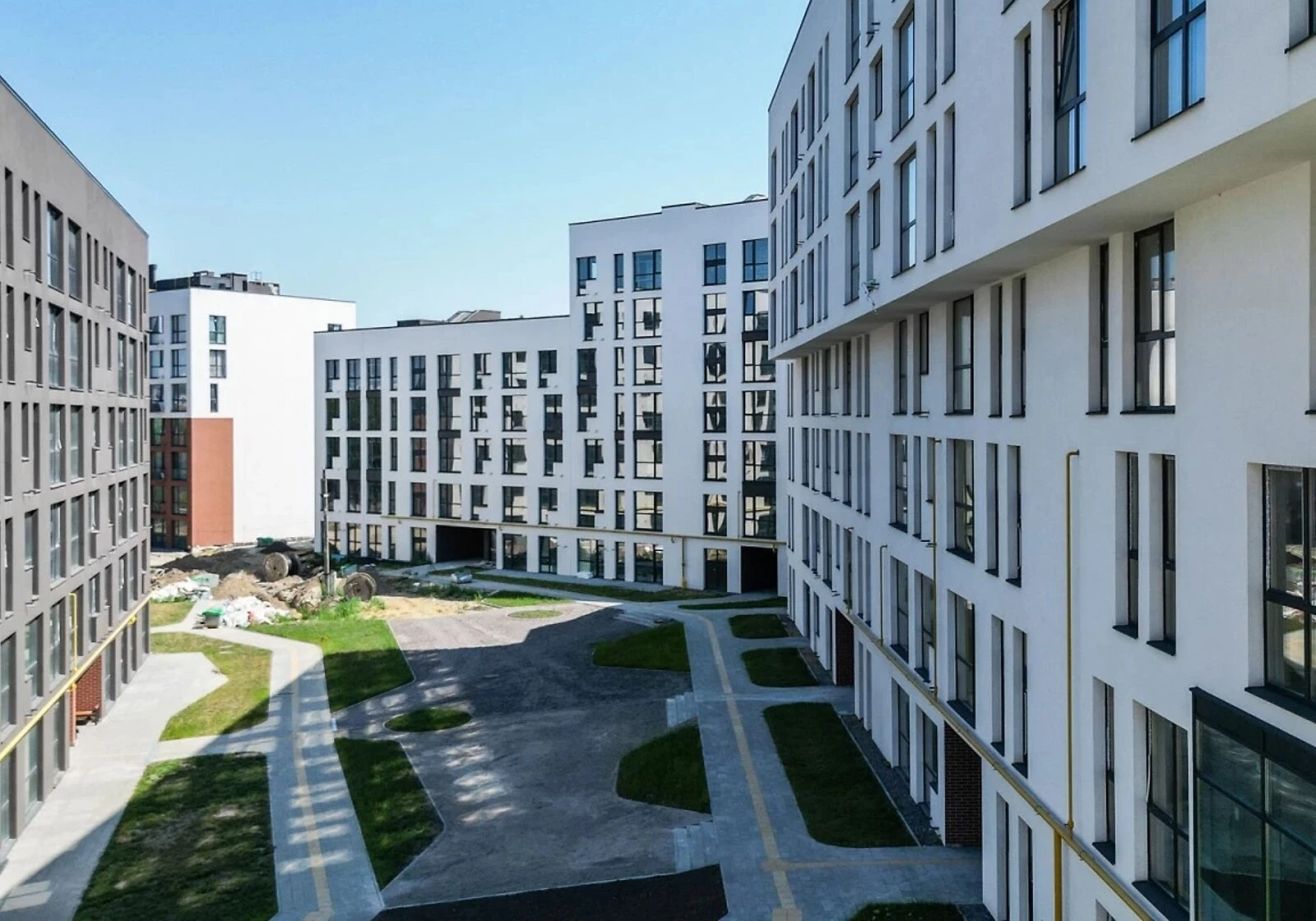 2-комнатная квартира, Подзамче: укрытие в доме, сдача в 2026 году, фото 5
