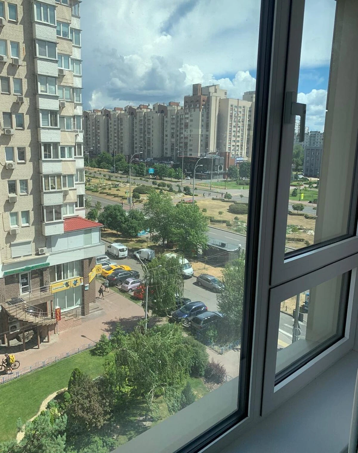 1-кімнатна квартира, Оболонь: вода й опалення без світла, тераса, фото 3