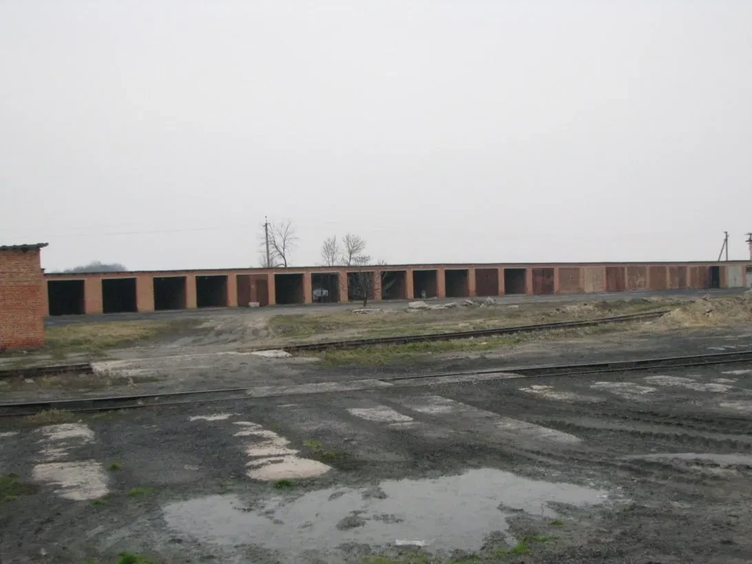 Гараж, Польова: огороджена територія, електрика, промзона