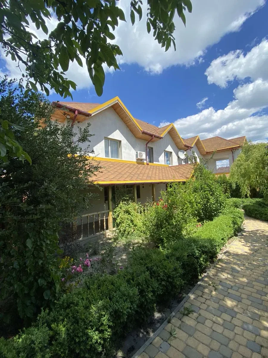 Будинок, Іллінці: панорамний вид на ліс, гараж, басейн - фото 4