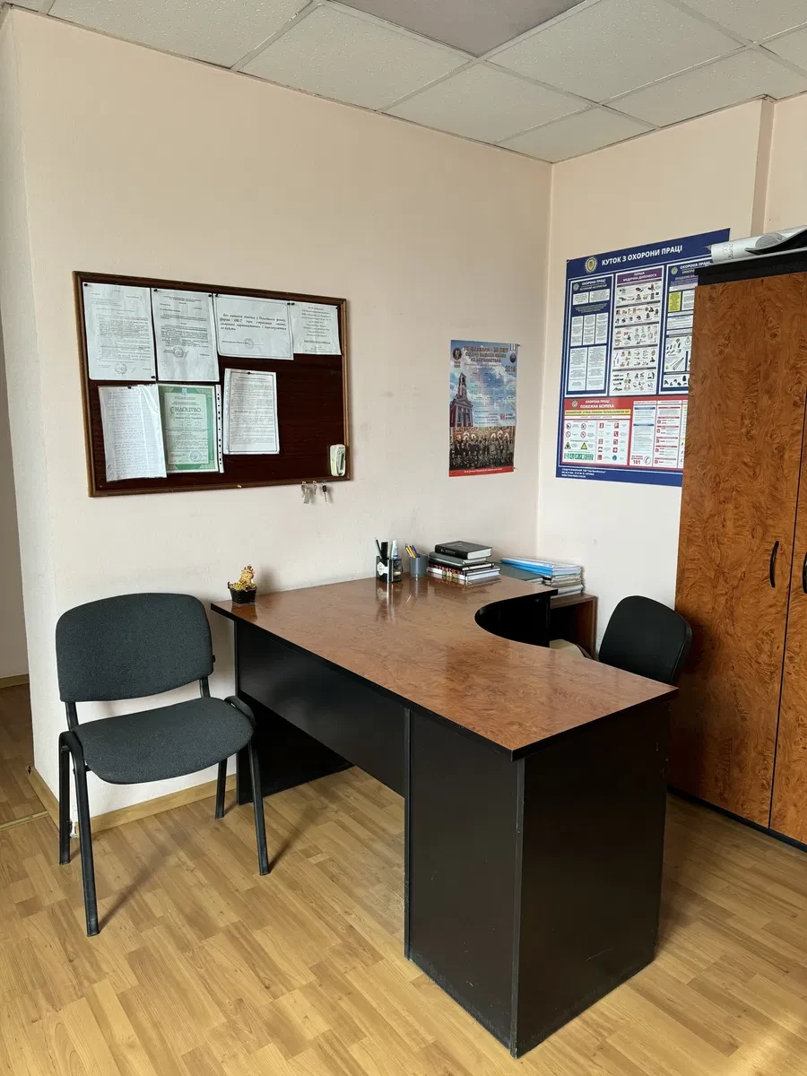 Офіс, Новоселиця: власна котельня, панорамні вікна, паркінг, фото 2