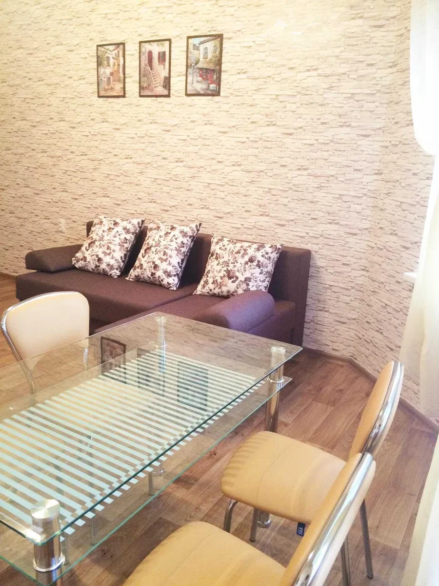 2-комнатная квартира, Черноморск: кухня-гостиная 23 м², аренда до лета - фото 2