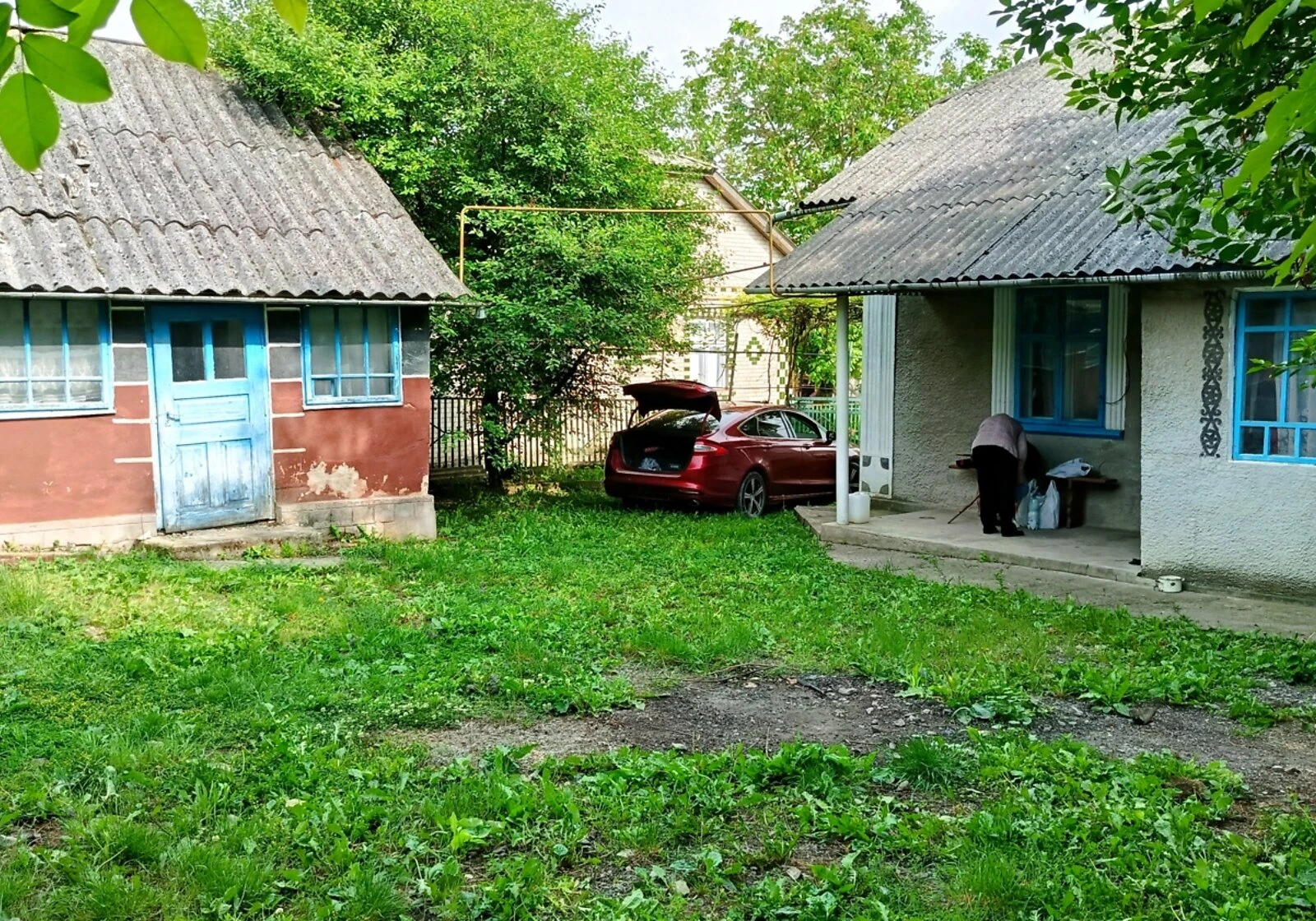 Будинок, Старий Нижбірок: веранда, криниця, гараж у дворі, фото 5