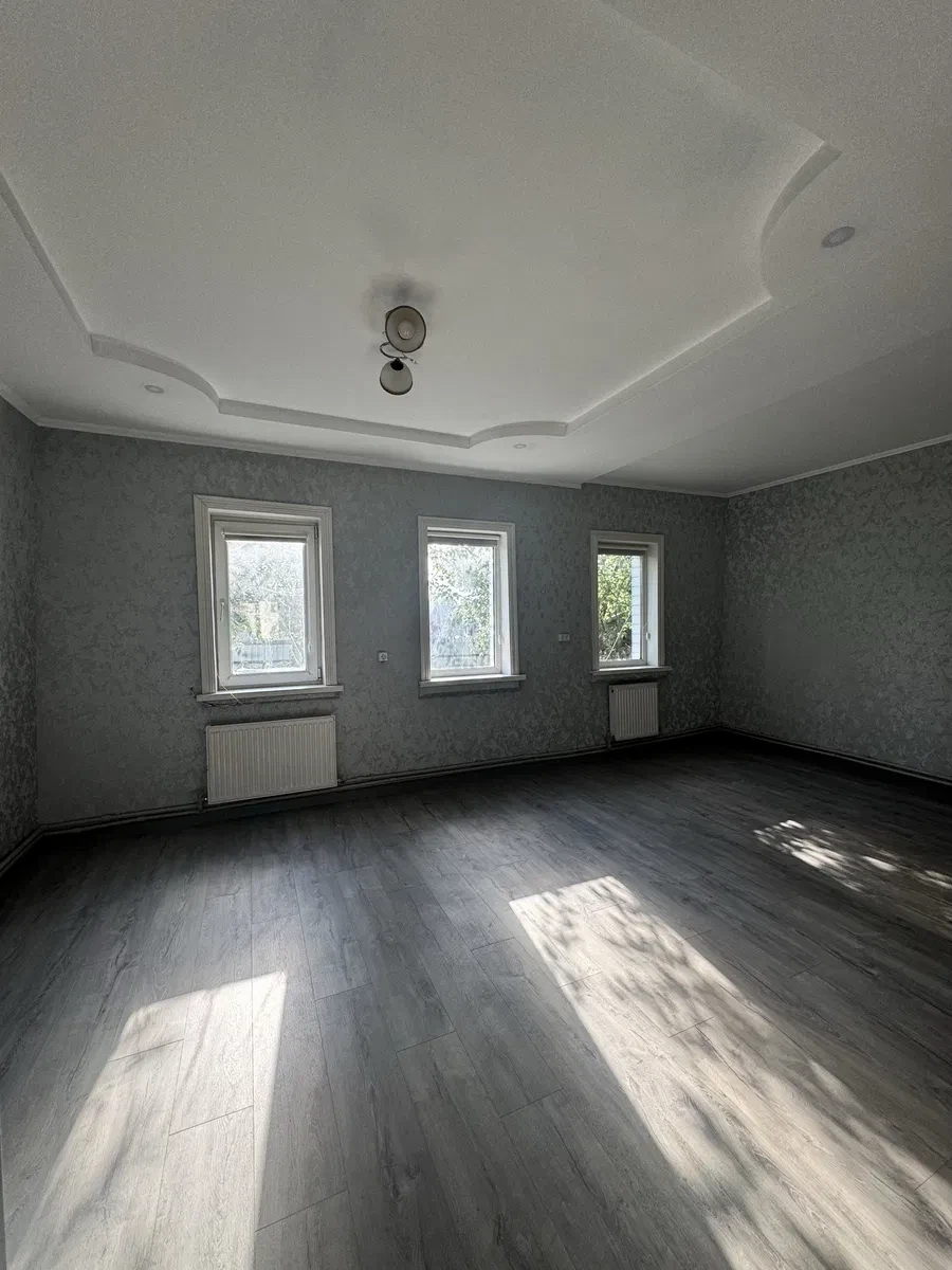 Будинок, Конотоп: гараж, 8 соток, продаж за сертифікатом - фото 1