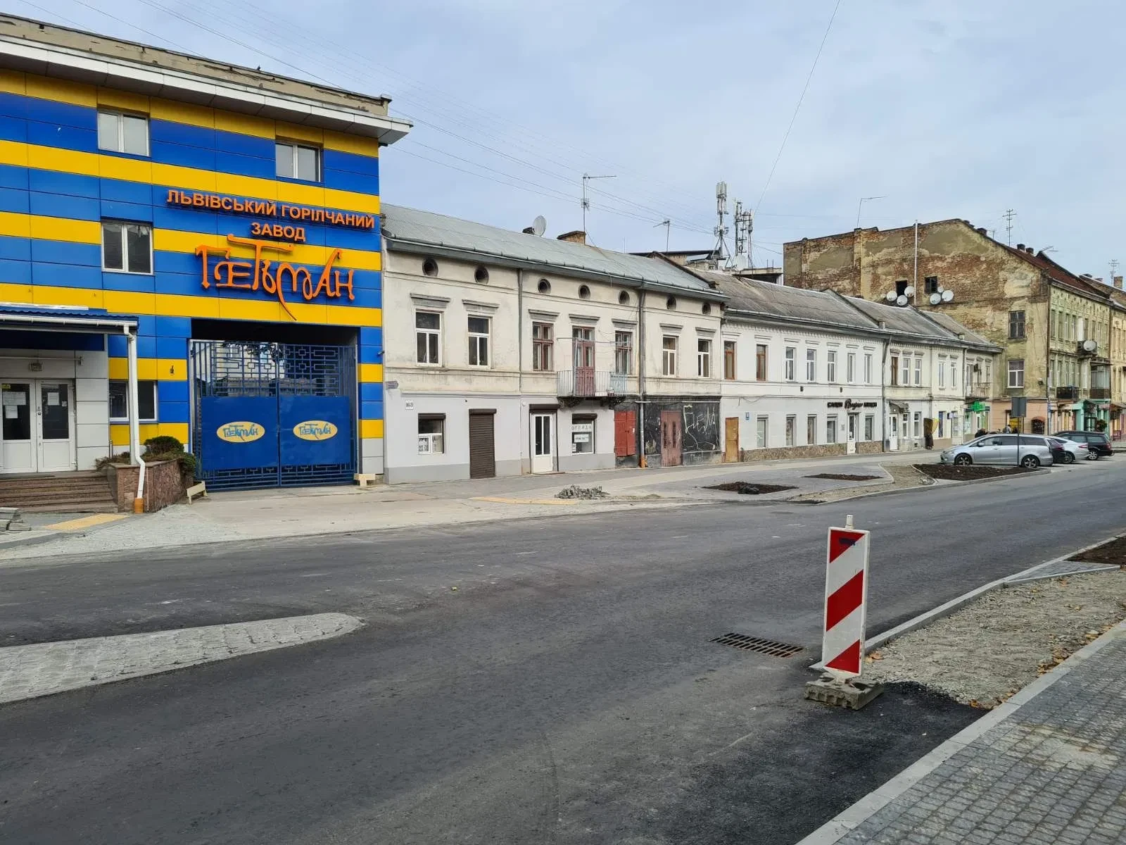Нежитлове приміщення, Личаківський: фасадне, два входи, паркінг - фото 2
