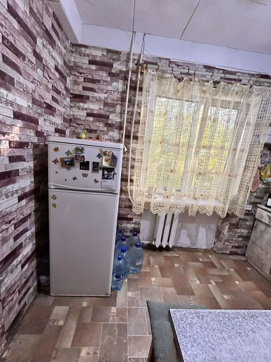 2-кімнатна квартира, Черемушки: меблі й техніка, замінені вікна - фото 2