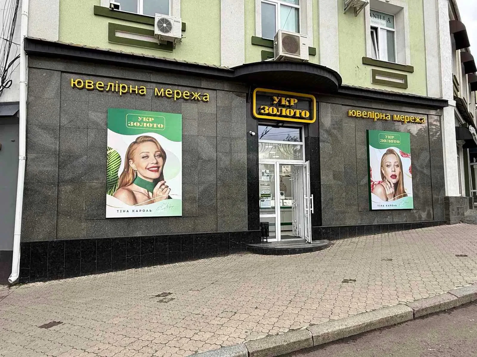 Приміщення, Суми: фасадне, мережевий орендар на 3 роки - фото 1