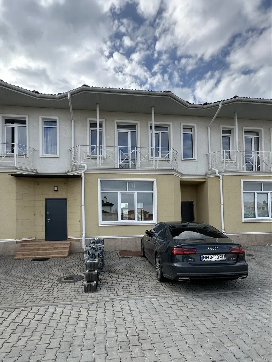 Таунхаус у ЖК Дайберг: двір, тераса, паркомісце на 2 автомобілі - фото 3