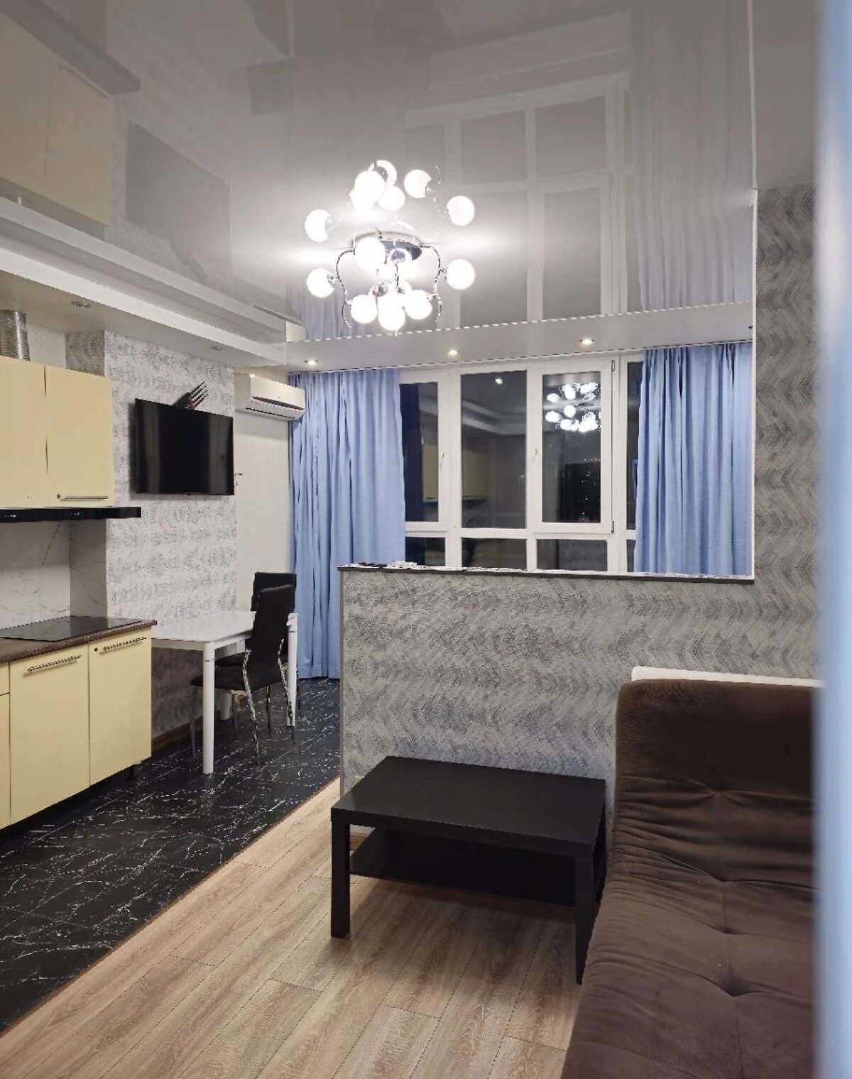 1-комнатная квартира, Куренёвка: кухня-студия, лифт работает без света - фото 1