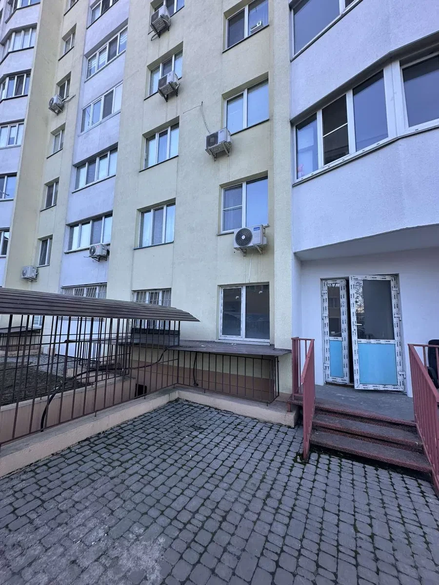 Приміщення, Коцюбинське: фасадне, окремий вхід, добудова