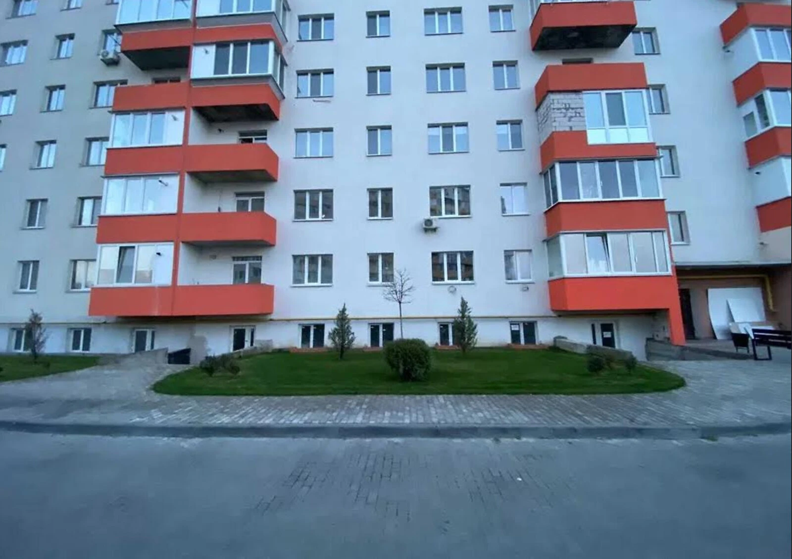 2-кімнатна квартира, Білогородка: кухня-студія, укриття в будинку - фото 3