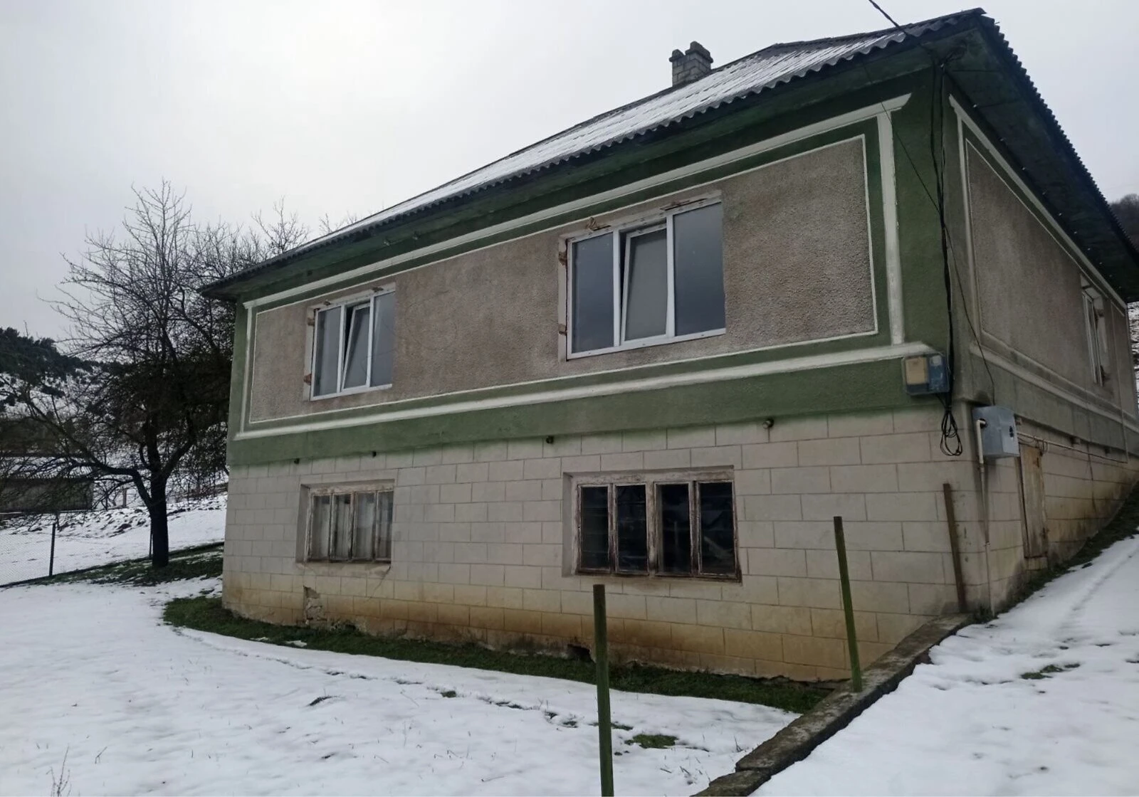 Дача, Нижні Ворота: криниця, сад, господарські будівлі - фото 1
