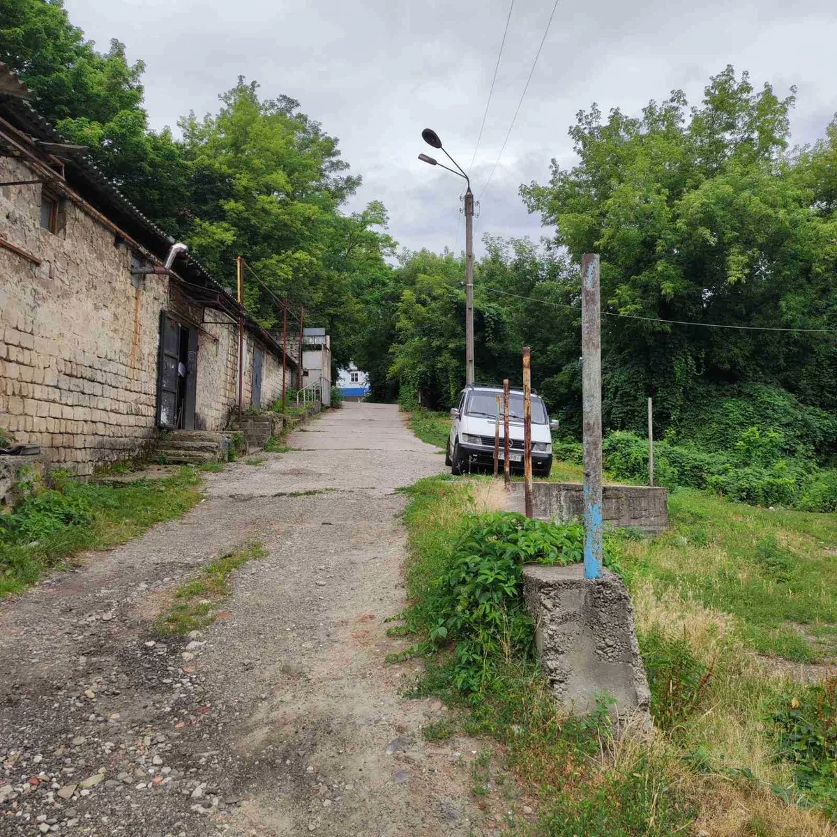 Приміщення у Чернівцях: частина здається в оренду, всі комунікації - фото 3