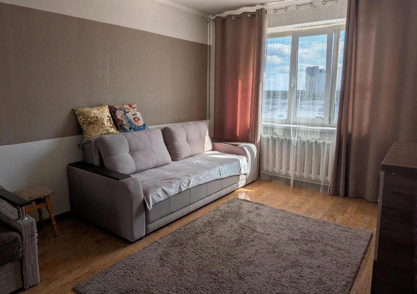 2-кімнатна квартира, Дарницький: метро Позняки, опалення без світла - фото 1