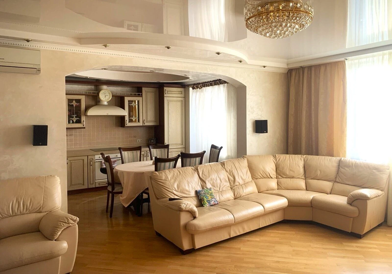 4-комнатная квартира, Дарницкий: кухня-студия, право выкупа - фото 1