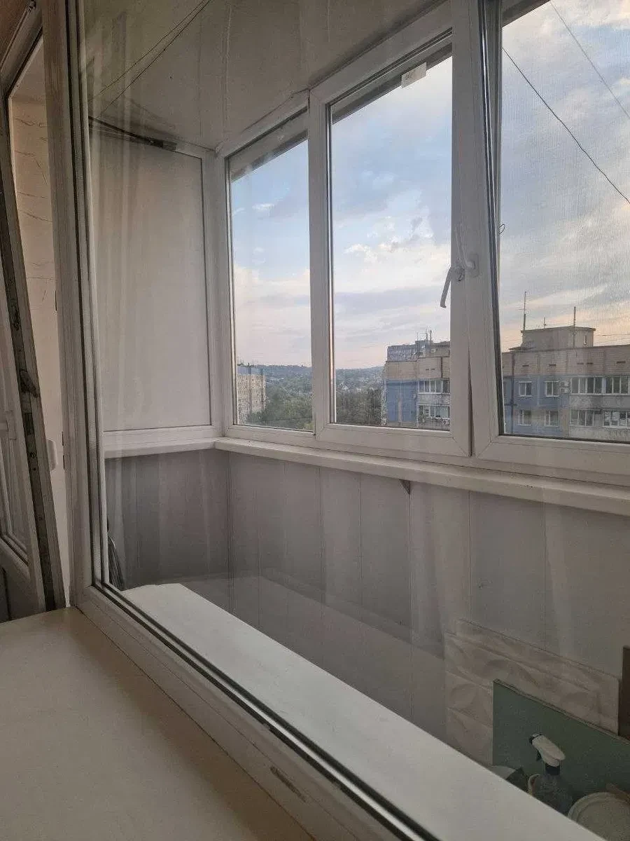 3-кімнатна квартира, Новокодацький: косметичний ремонт, газ, нова софа, фото 3
