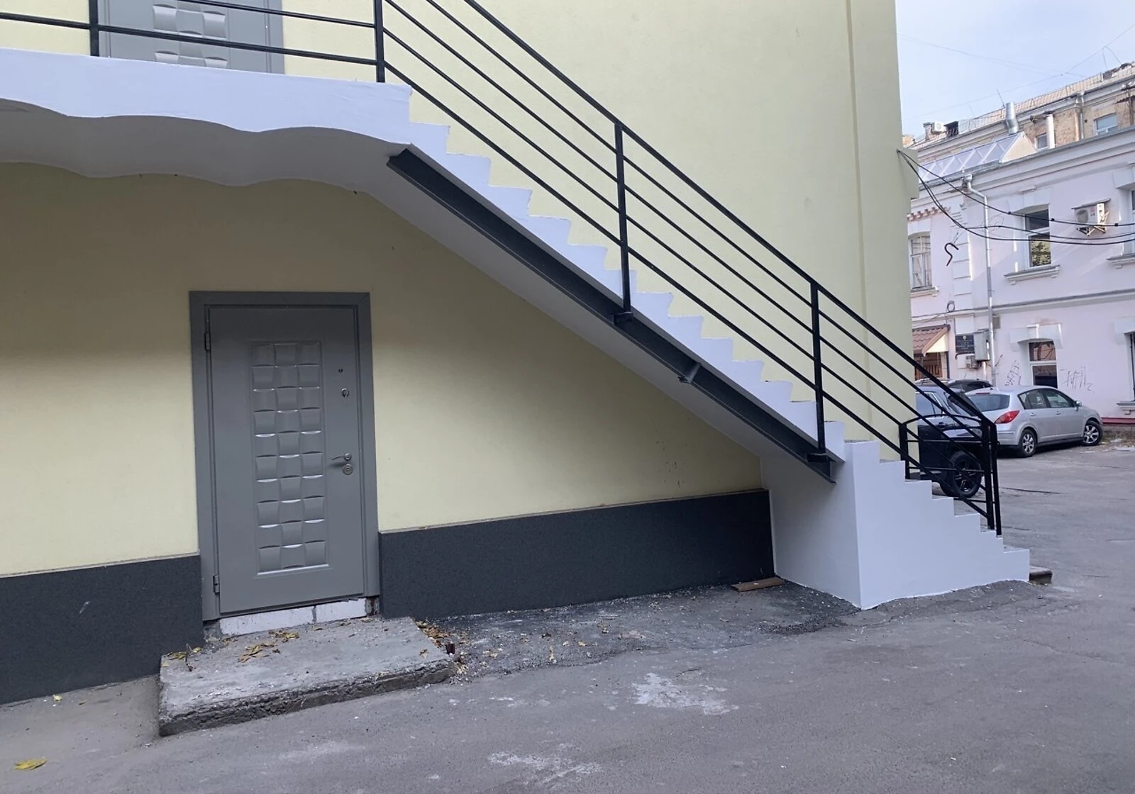 Комерційне приміщення, Подільський: фасадне, частина будівлі - фото 1