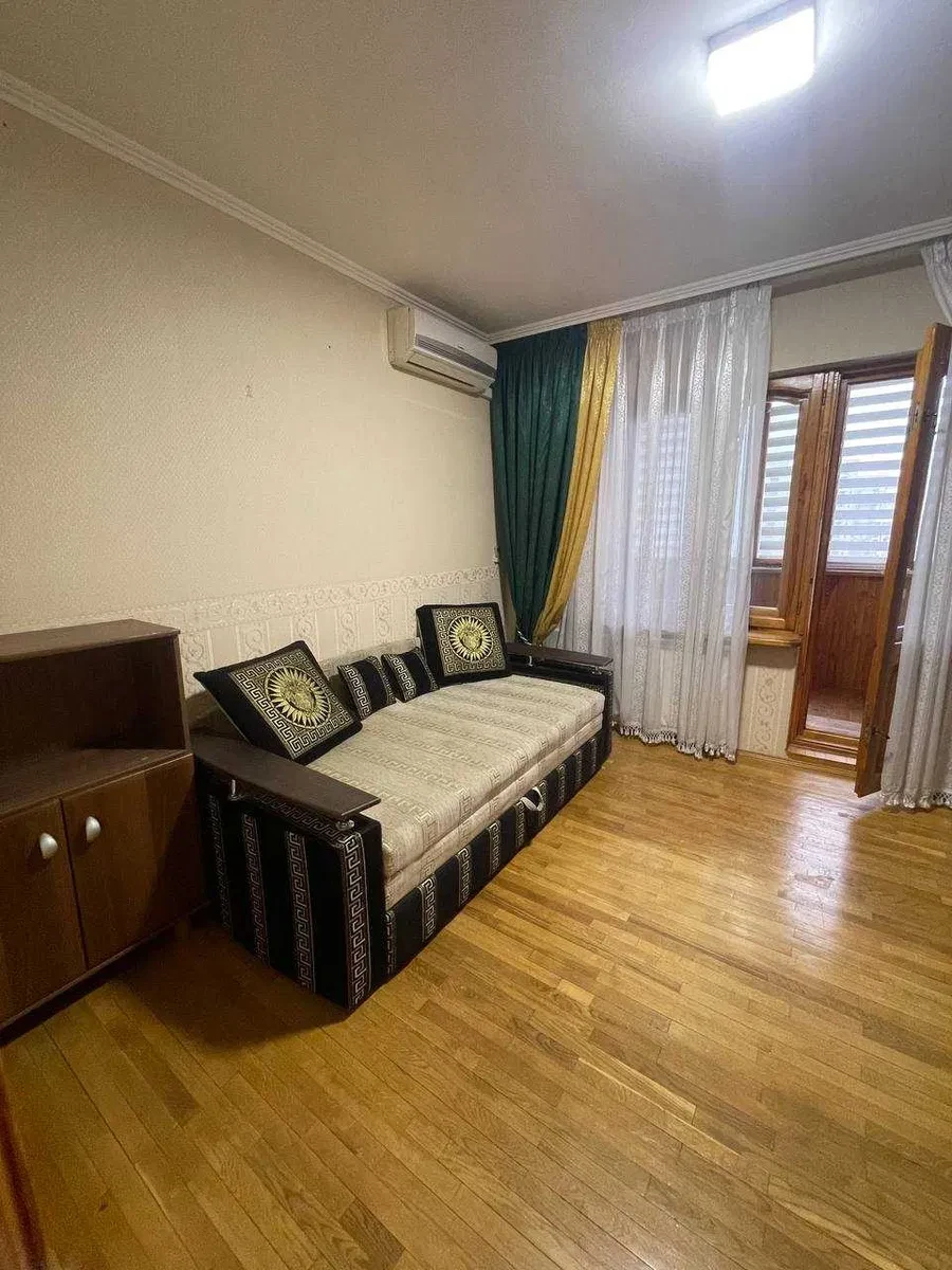 4-кімнатна квартира, Дарницький: кухня-студія, два балкони, фото 5