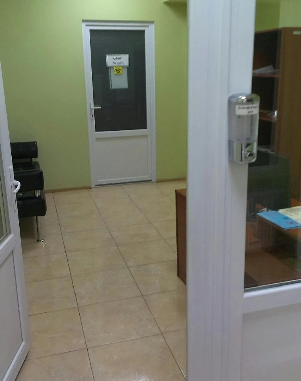 Офіс, Виноградар: фасадне приміщення, опалення без світла