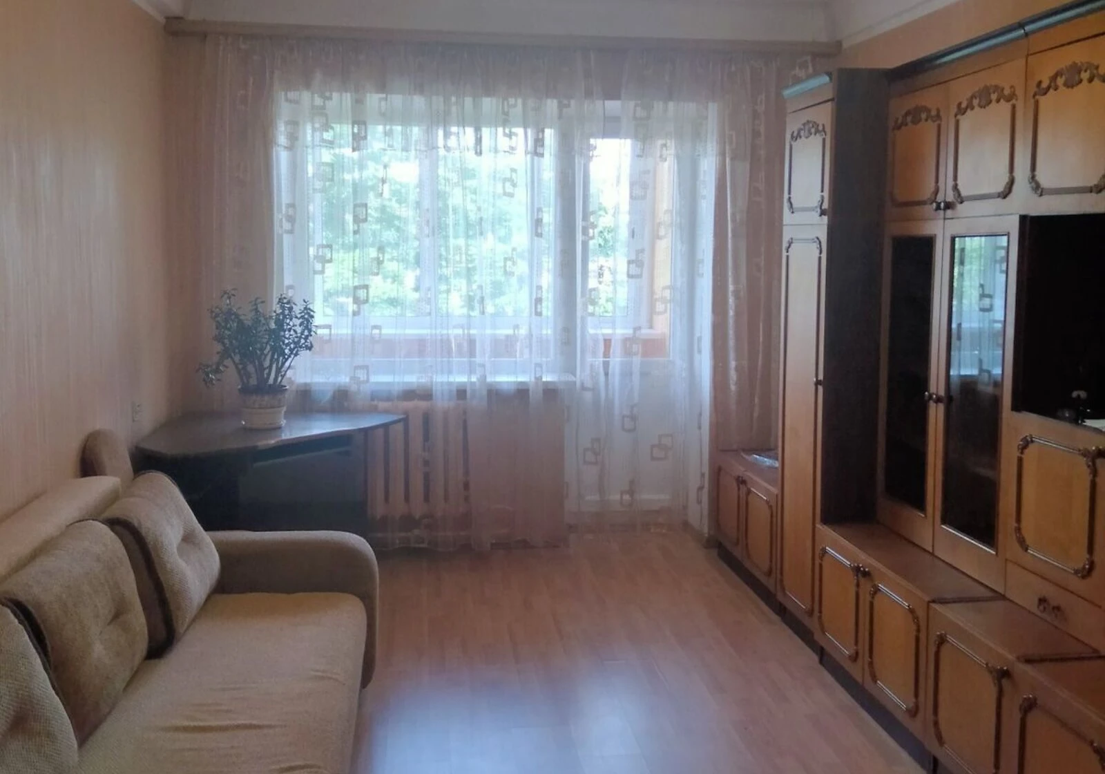 3-кімнатна квартира, Деснянський: цегляні стіни