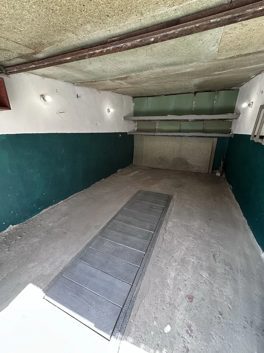 Гараж, Олександрівський: оглядова яма, зарядка електромобіля - фото 3