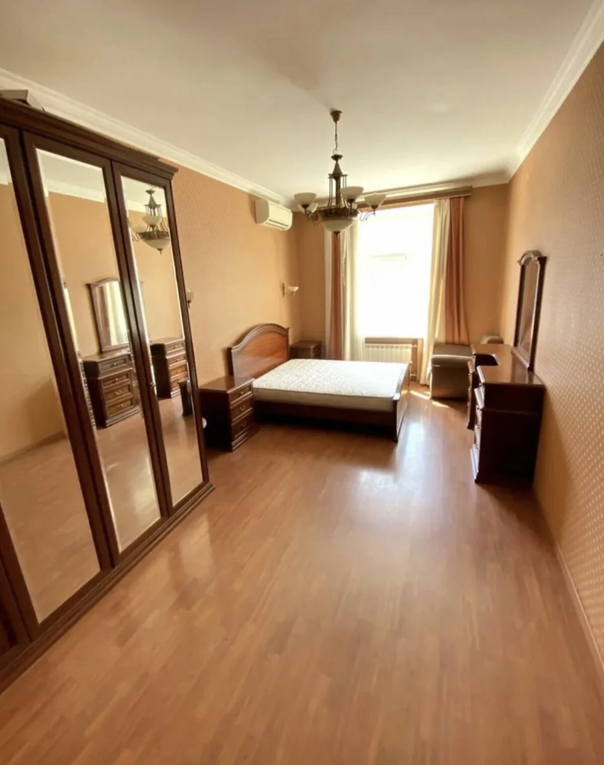 2-кімнатна квартира, Печерськ: стелі 3,2 м, біля метро Хрещатик - фото 1