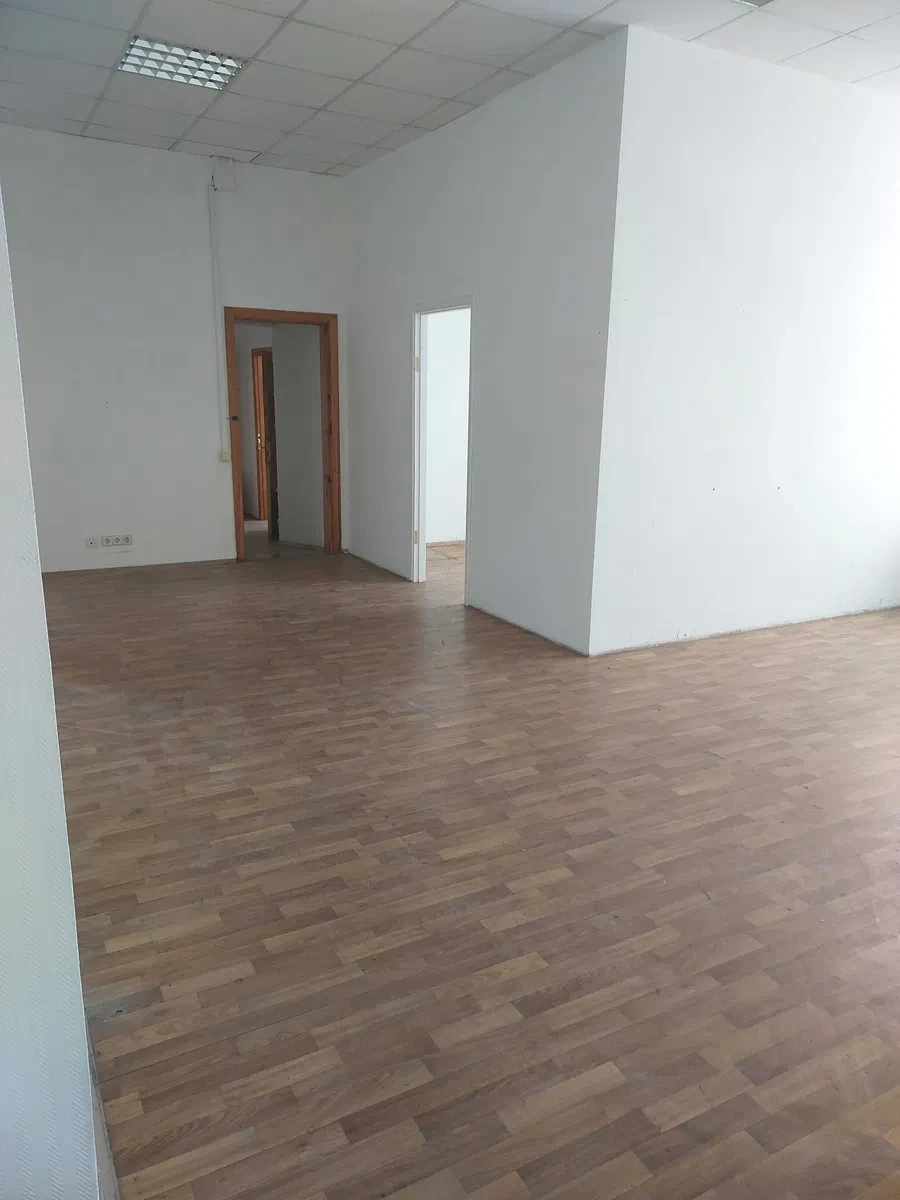Приміщення, Деснянський: ремонтні канікули, 5 хв до метро Лісова - фото 2