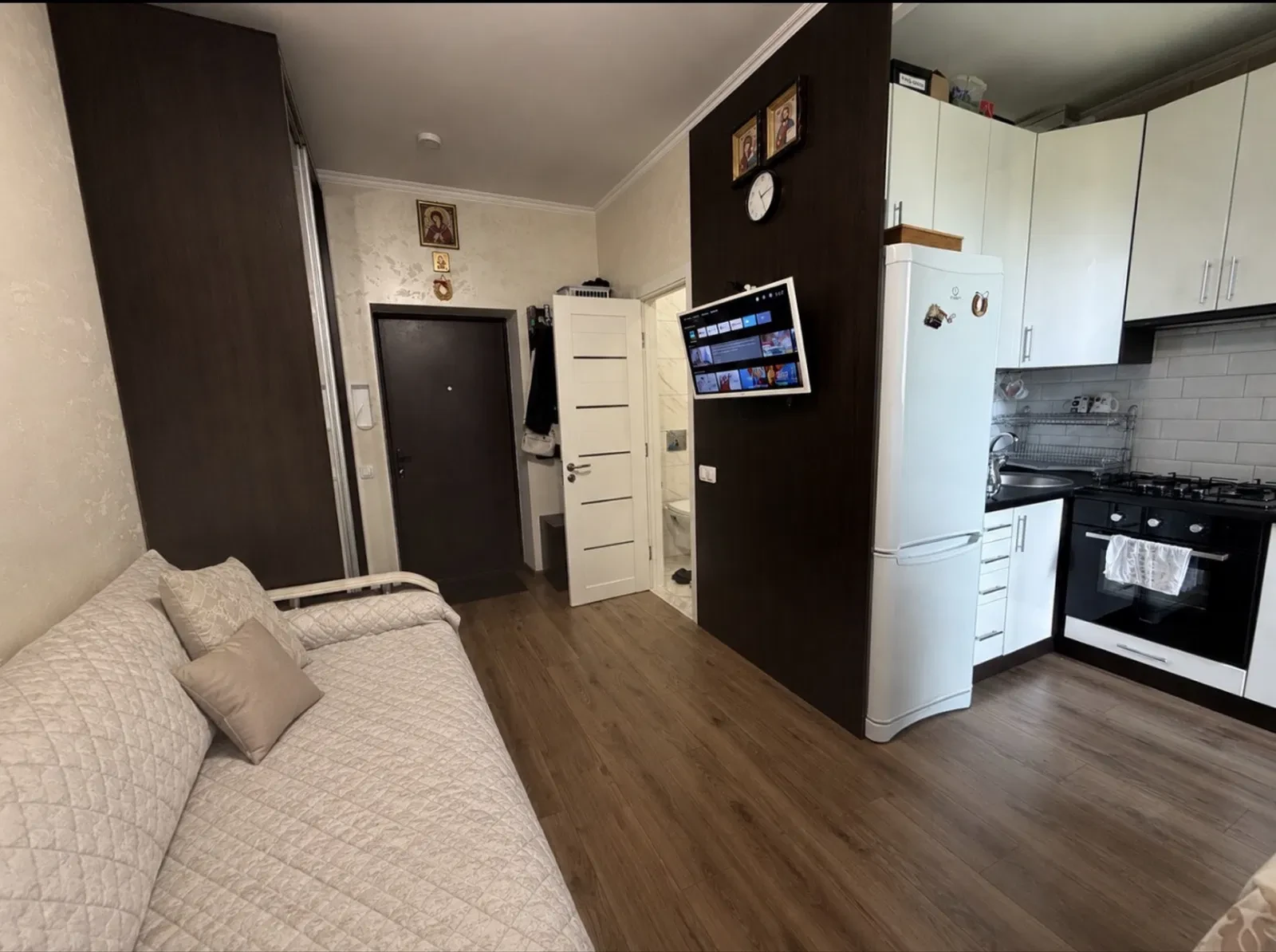 1-кімнатна квартира у ЖК Європейка: сучасний ремонт, комора 2,5 м² - фото 2
