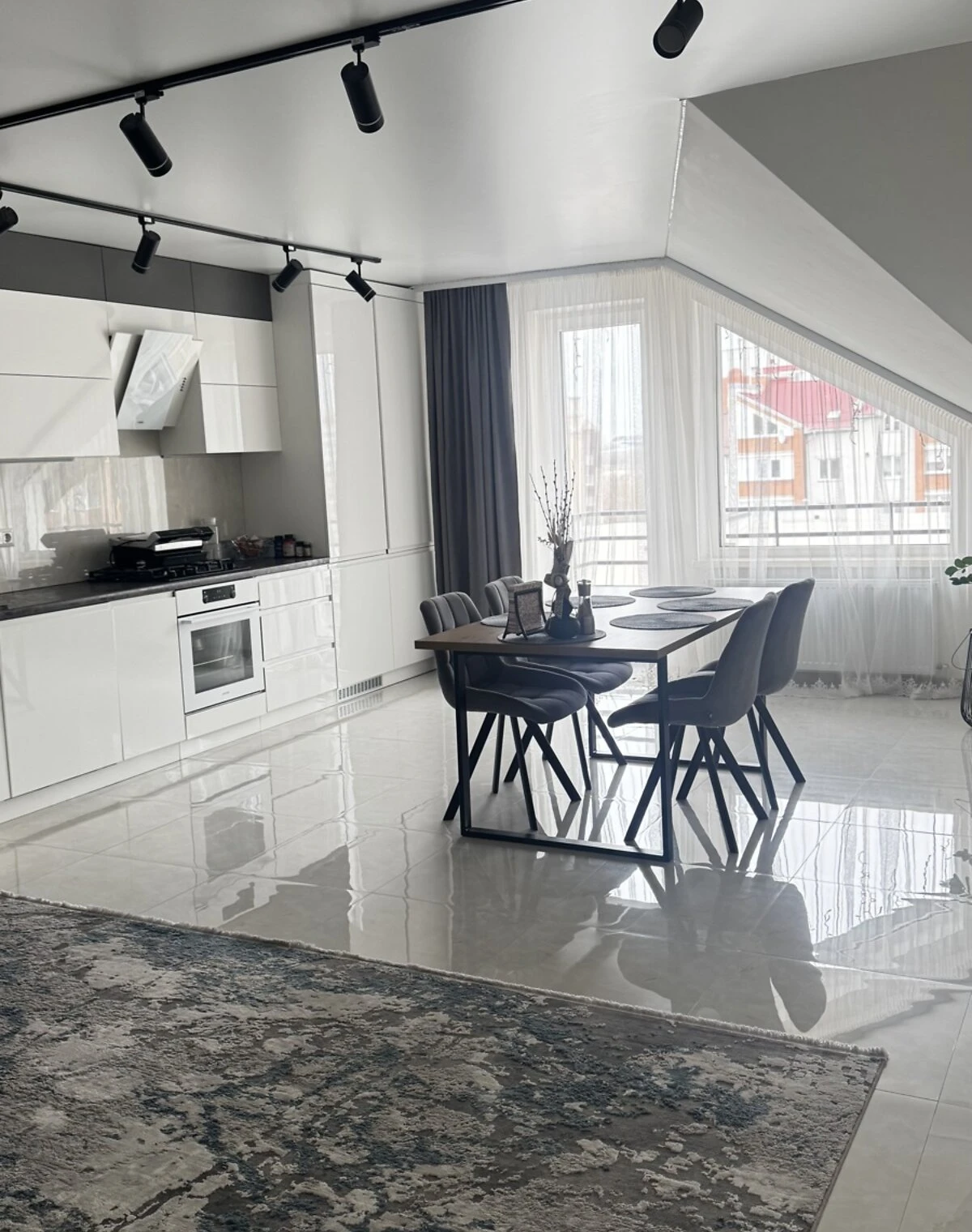 2-комнатная квартира, Старый парк: кухня-студия, мансарда - фото 1