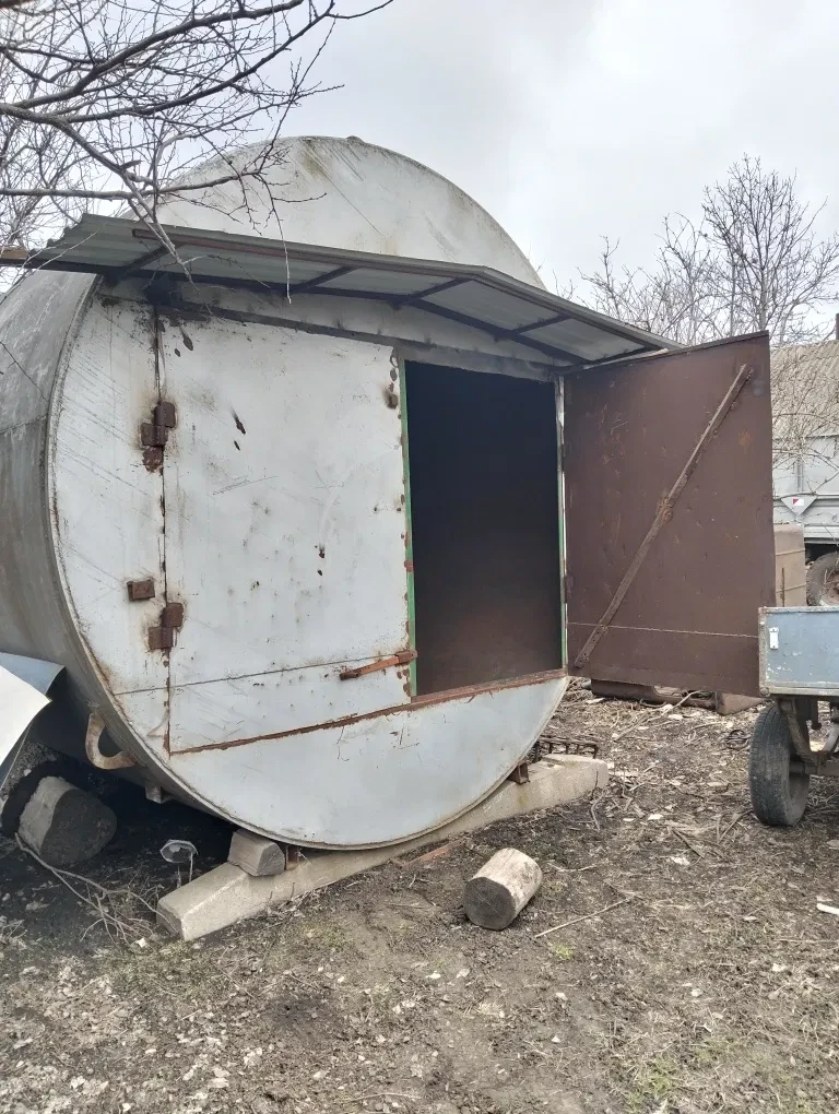 Бочка під склад для зерна, Подільський: 2 люки, не гнила - фото 1