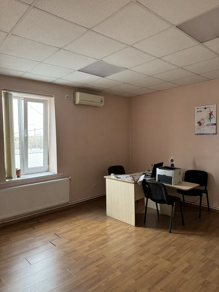 Офіс, Новоселиця: власна котельня, панорамні вікна, паркінг, фото 3