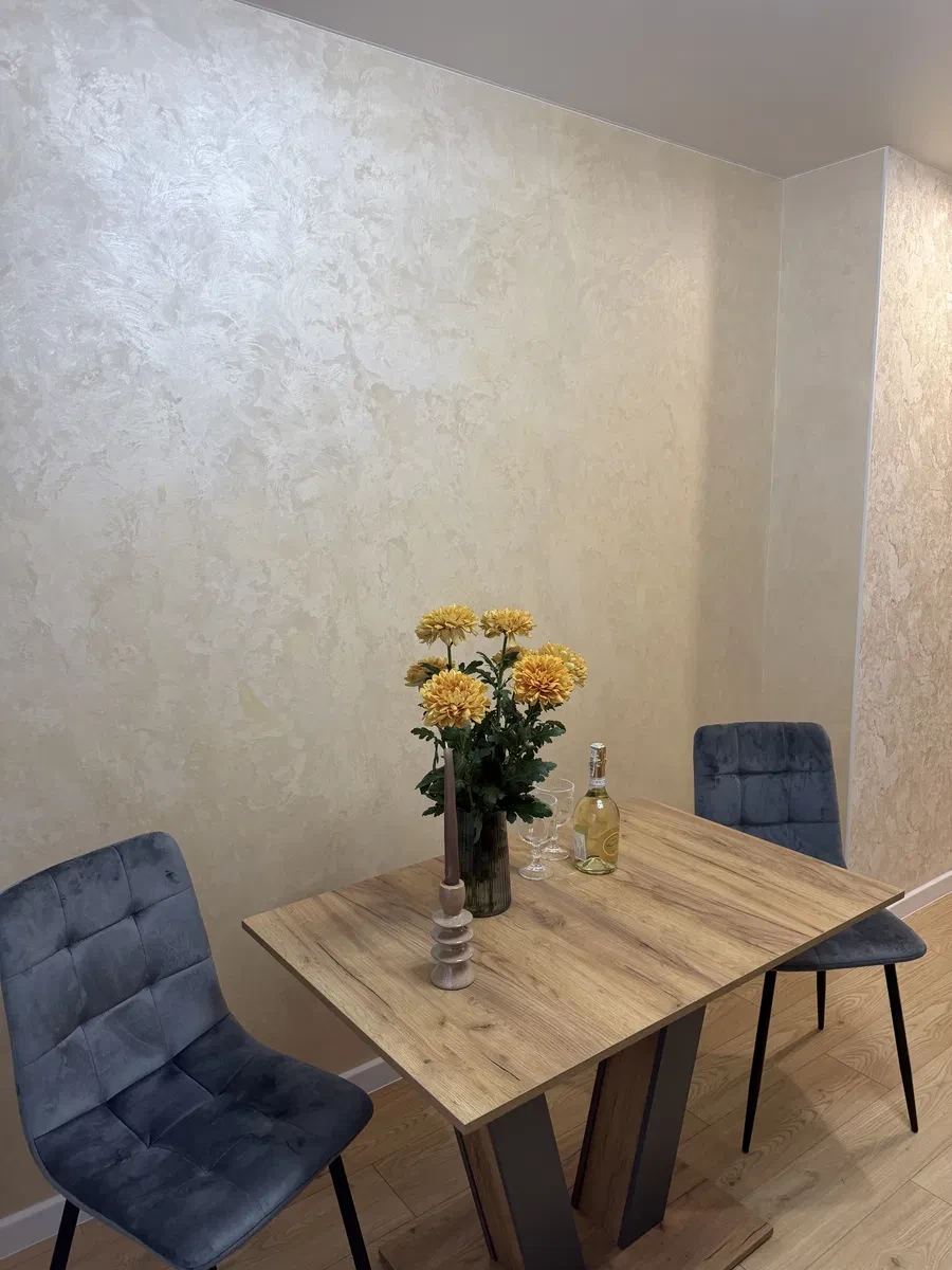2-кімнатна квартира, Аеропорт: євроремонт, нова електрика