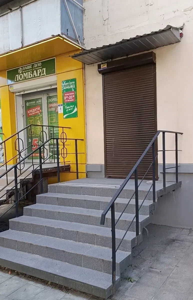 Помещение, Индустриальный: красная линия, 10 кВт, три окна - фото 2