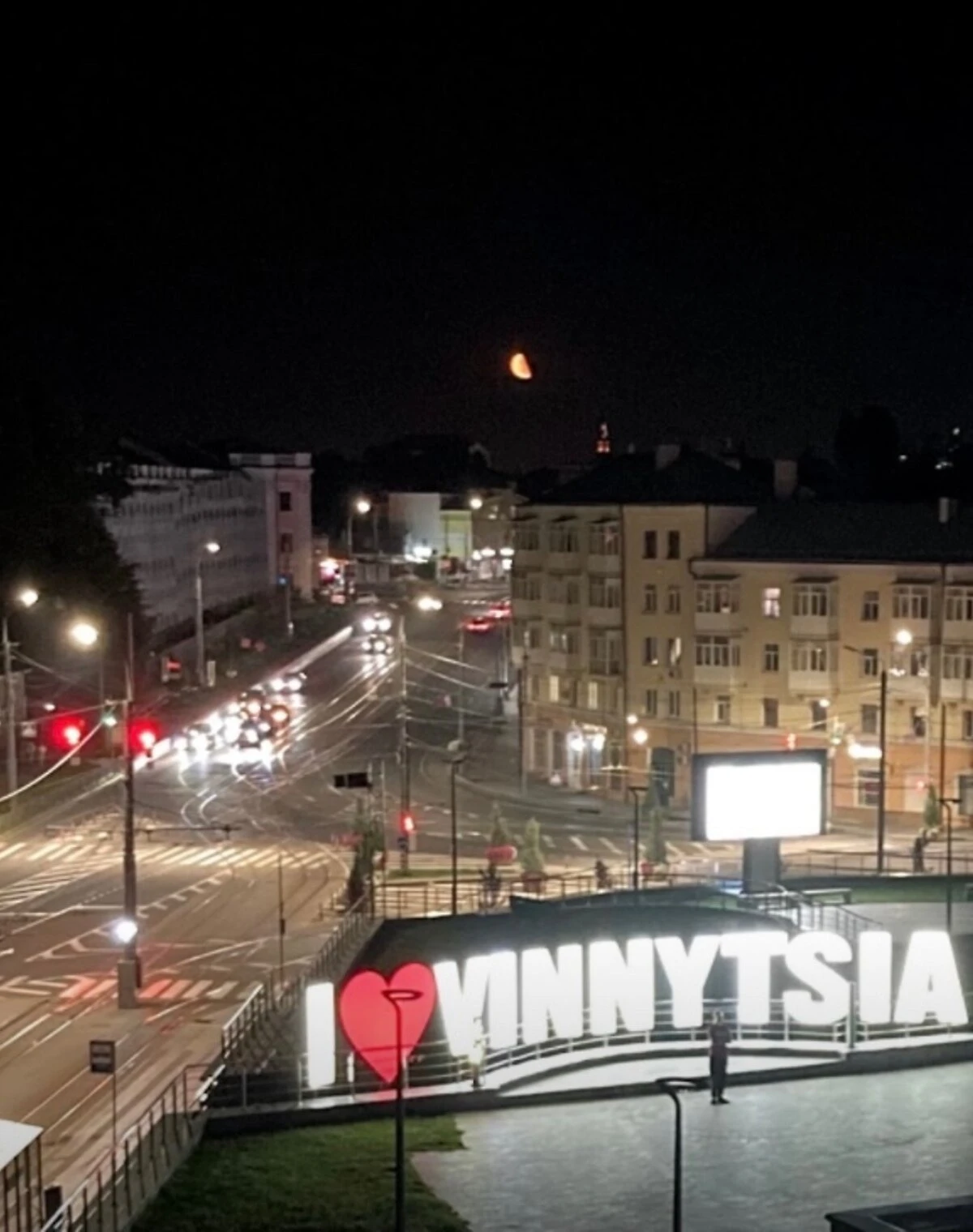 3-кімнатна квартира, Центр: цегляний будинок, меблі й інтернет - фото 3