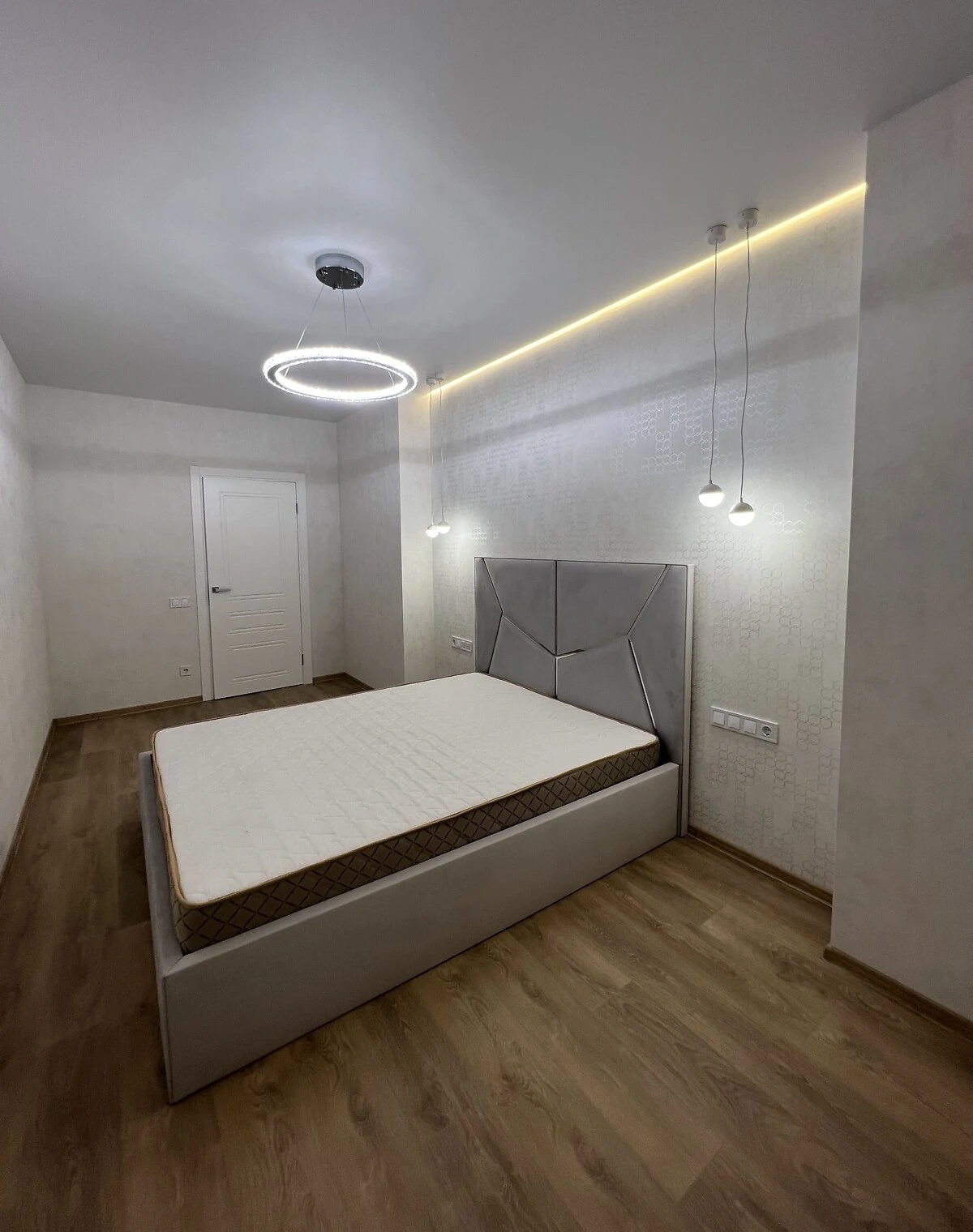 2-кімнатна квартира, Теремки-2: кухня-студія, ліфт працює без світла - фото 2