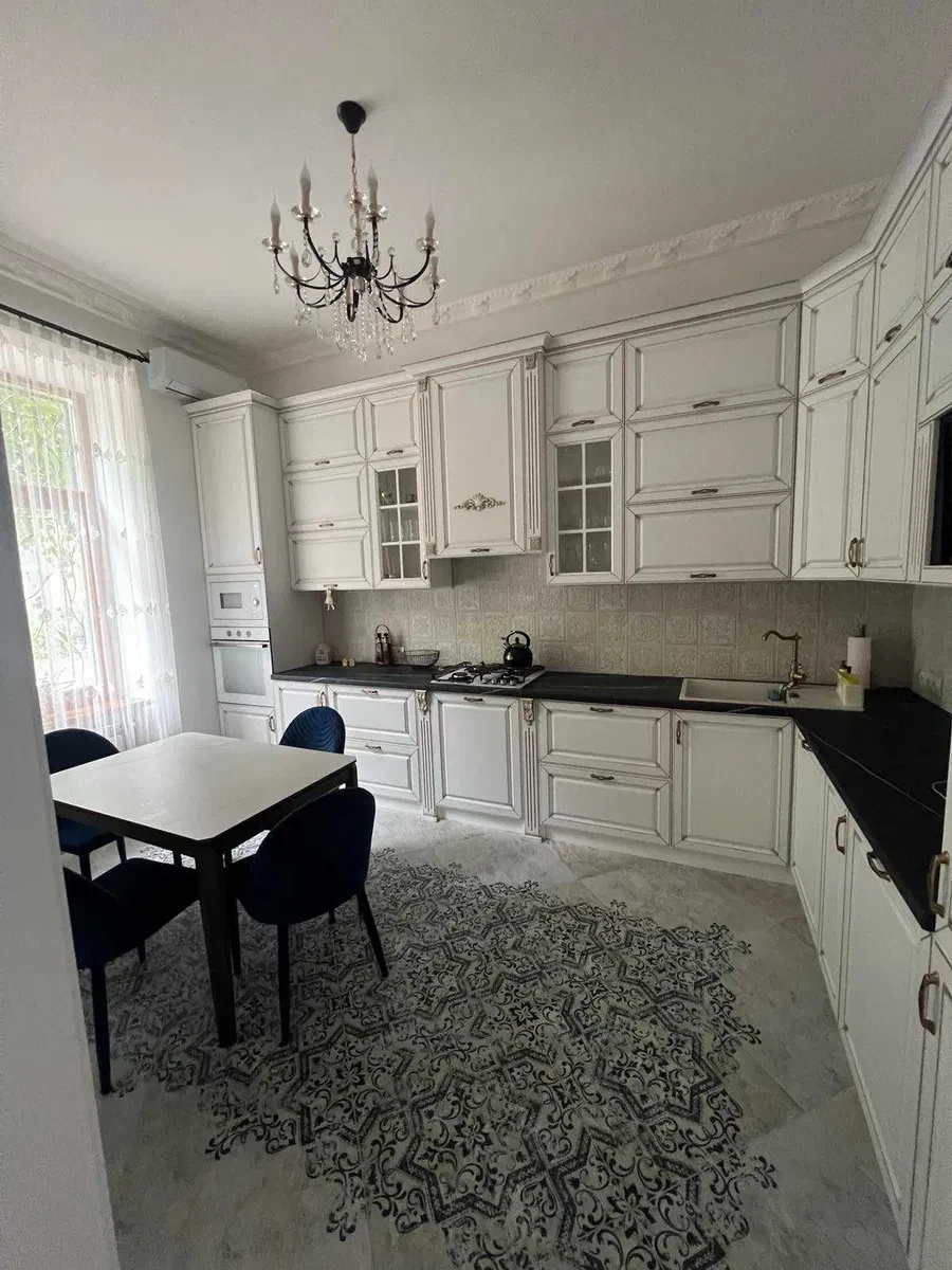 2-кімнатна квартира, Стрий: авторський ремонт, камін, фото 5