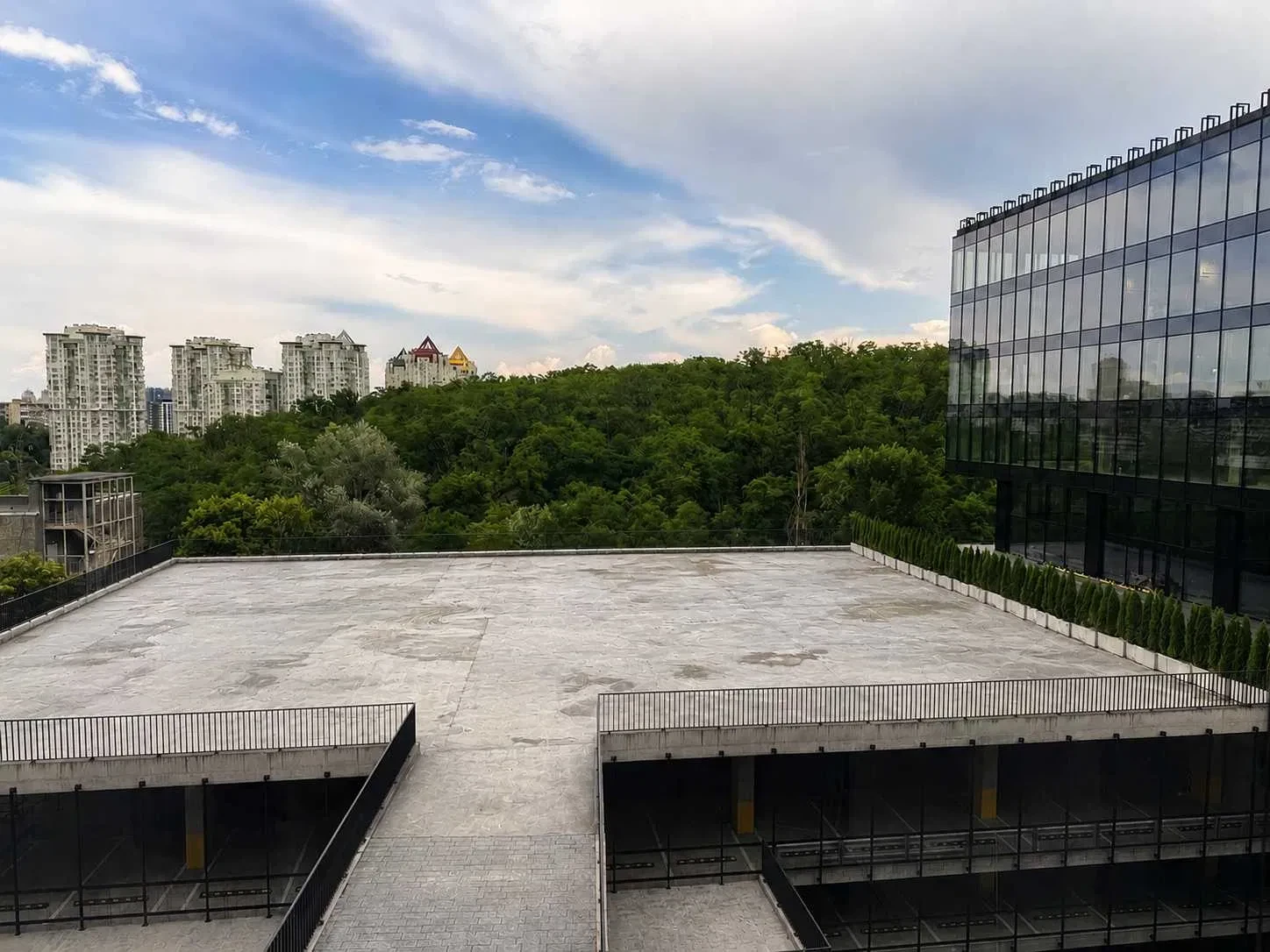 Відкриті локації, Солом'янський: тераса та дах паркінгу - фото 1