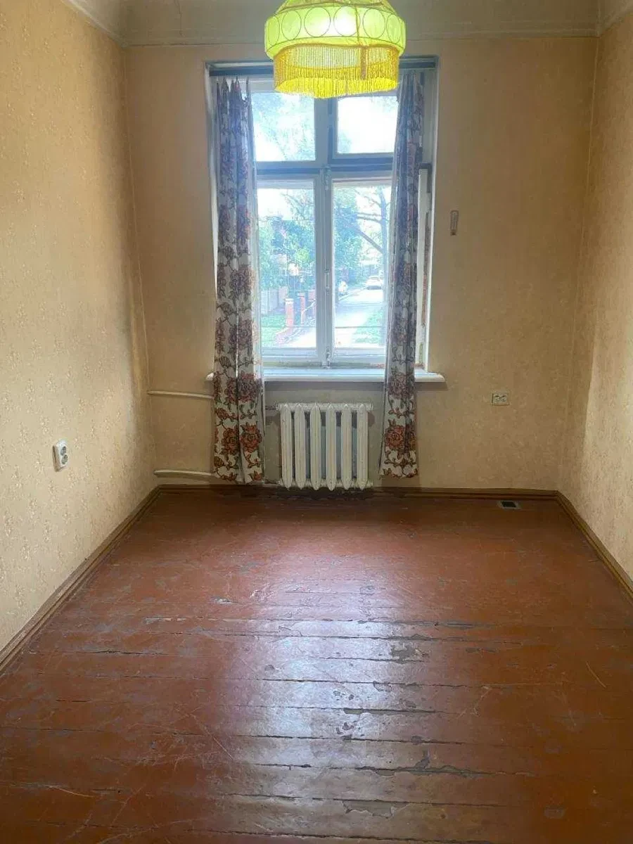 Сталінка, Центрально-Міський: Дзержинка, комора у підвалі - фото 2