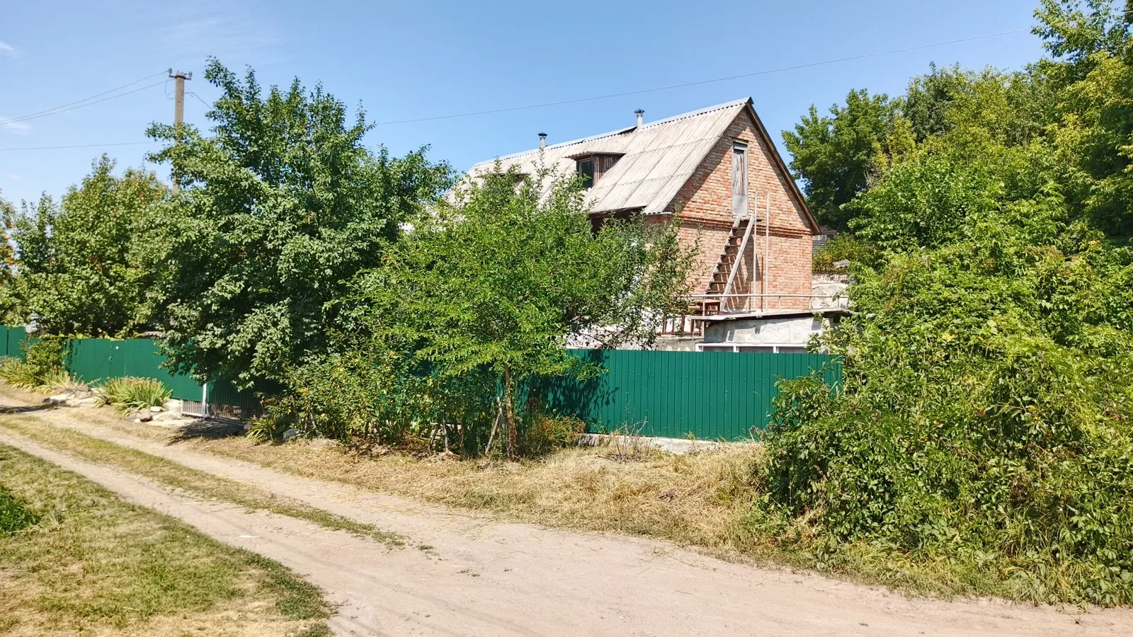 Будинок, Багачеве: дві рівноцінні частини, річка Шполка