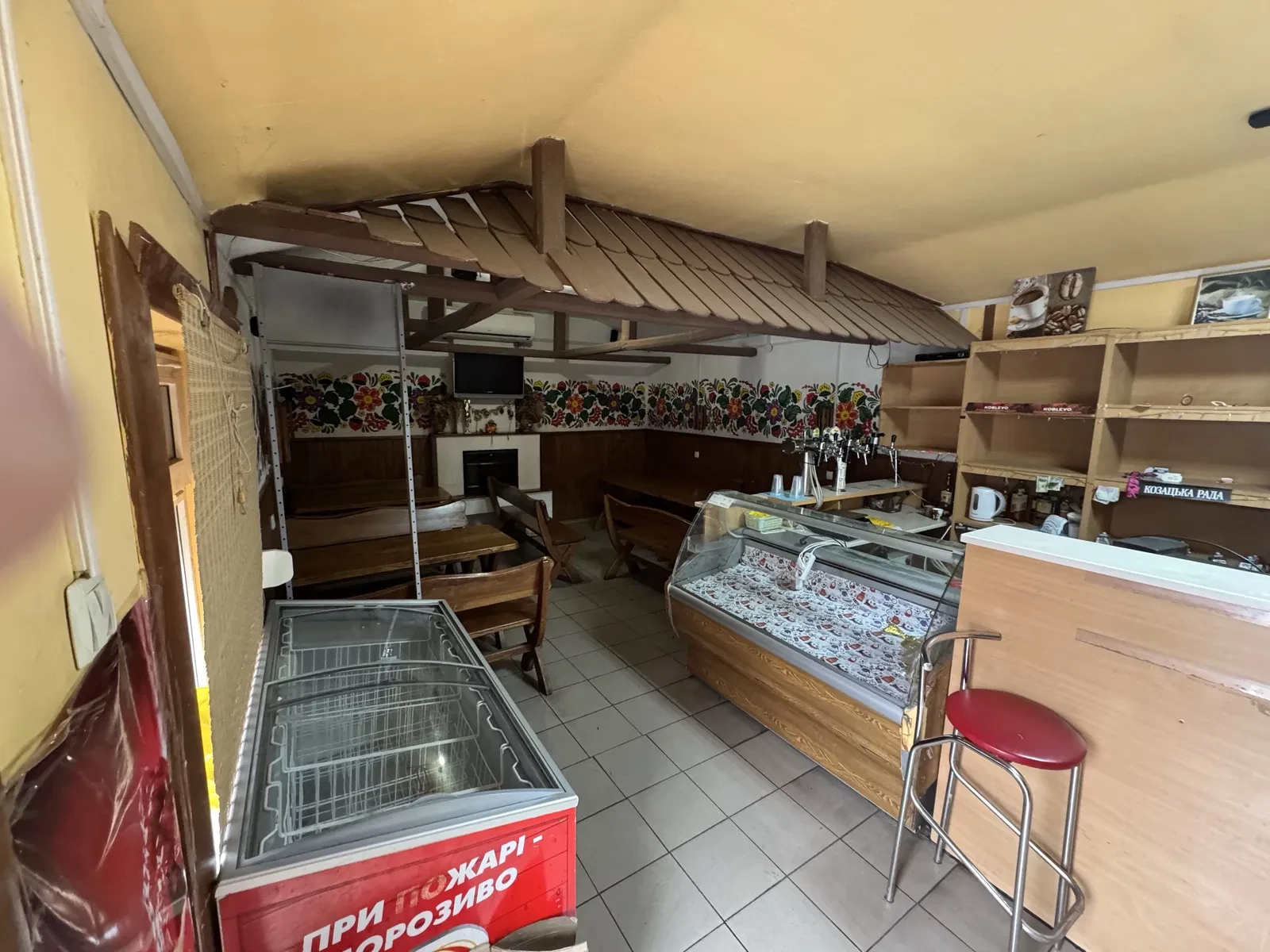 Магазин, Вовківці: у центрі, охорона, відеоспостереження - фото 3