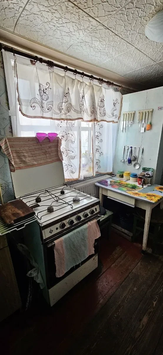 Будинок, Основ'янський: житловий стан, світло на вулиці не вимикають