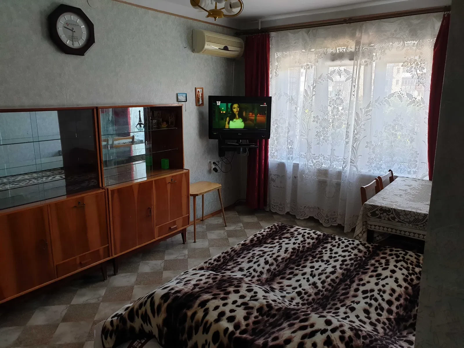 2-кімнатна квартира, Чорноморськ: опалення та вода без світла, без тварин - фото 1