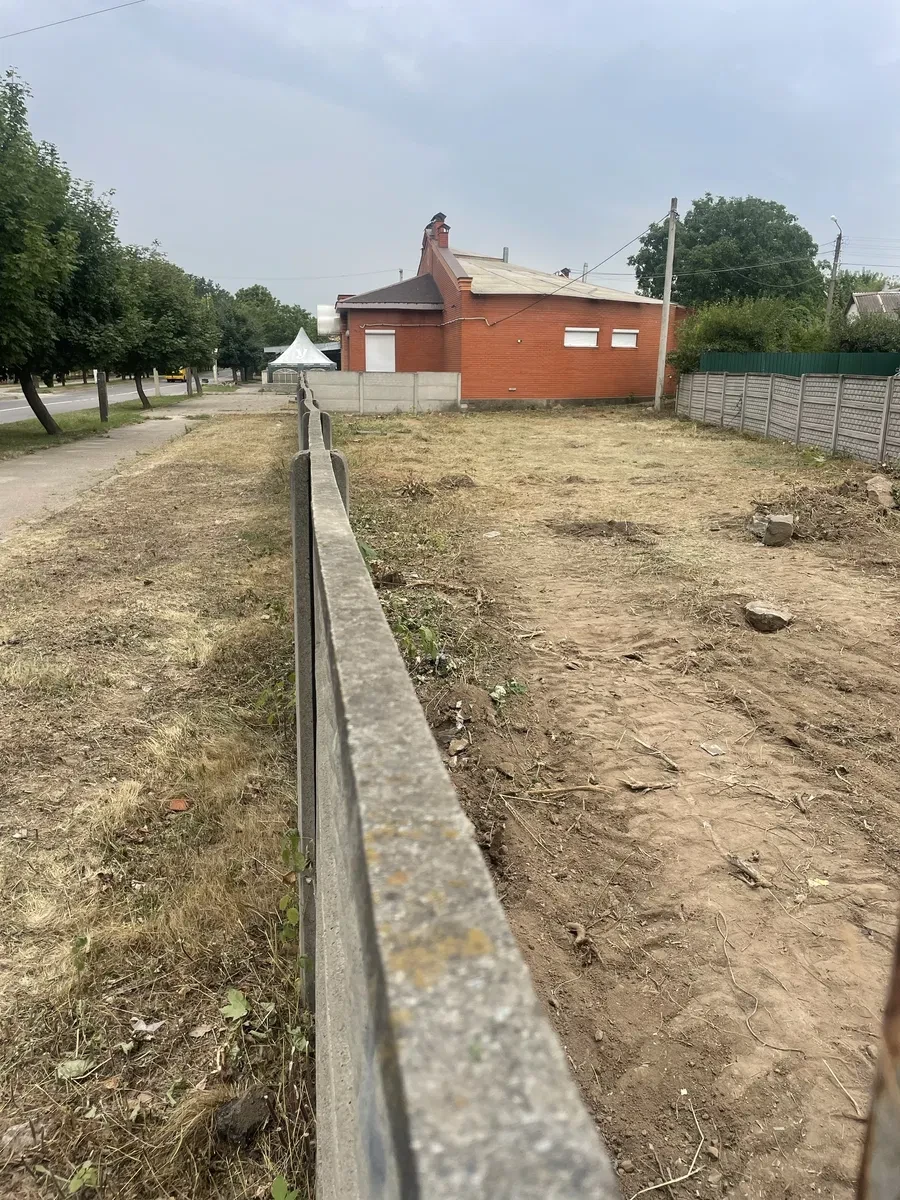 Магазин, Умань: два входи, два заїзди, 10 соток - фото 3