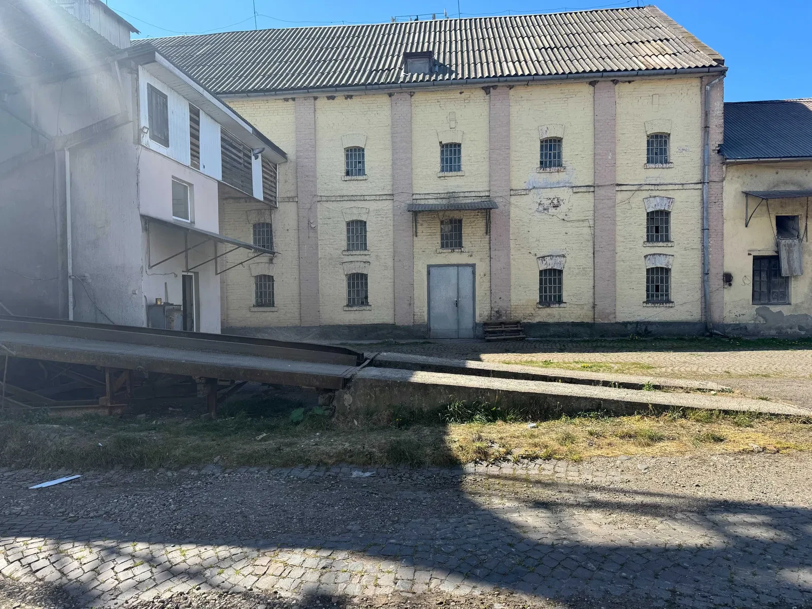 Комплекс, Мукачево: мельзавод, до 450 кВт, въезд для фур - фото 4