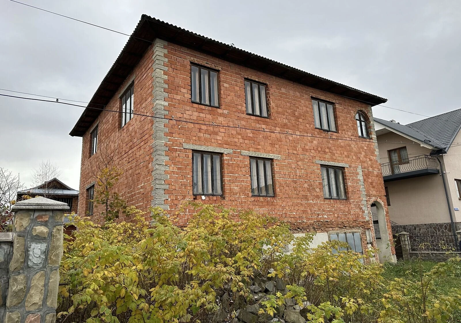 Будинок, Надвірна: літня кухня, ділянка 8 соток, цегляні стіни, фото 3