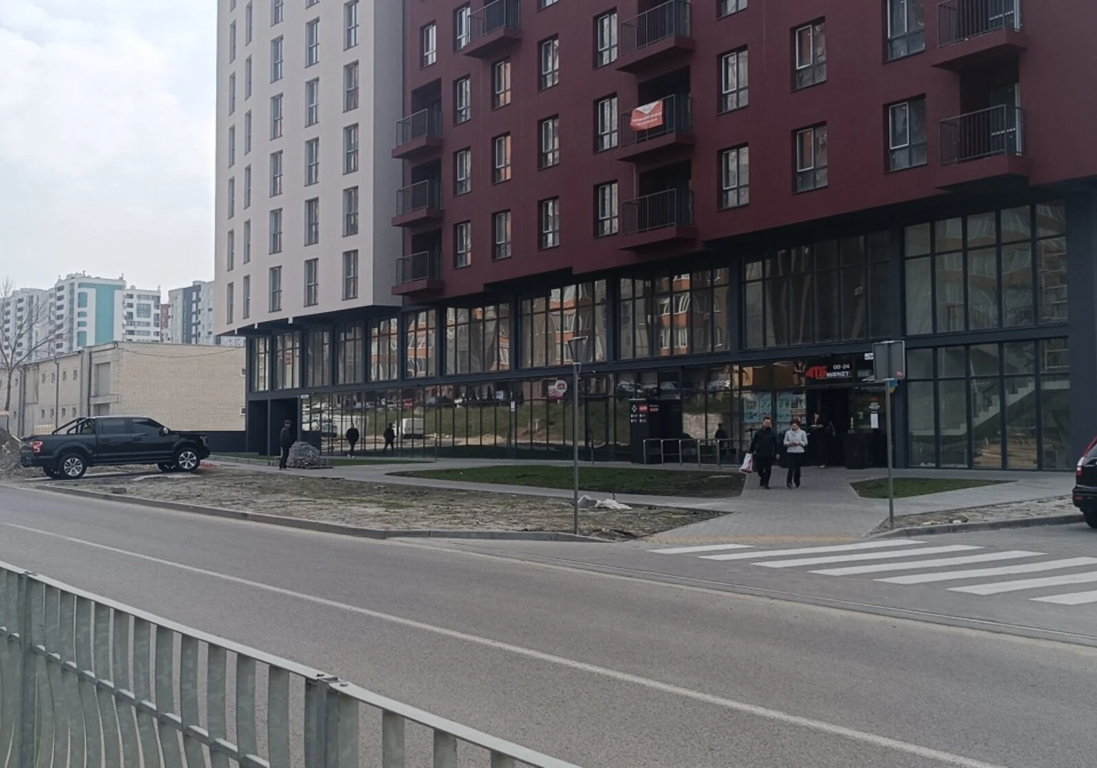 1-комнатная квартира, Южный массив: новостройка, кухня-студия - фото 2